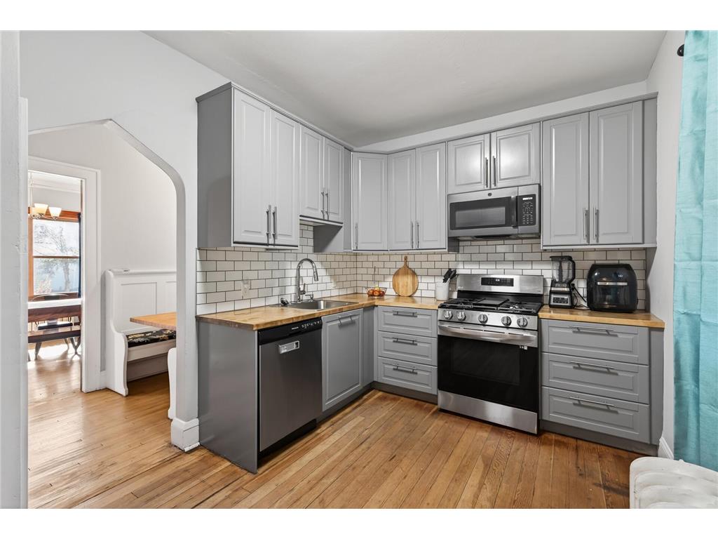 903 Logan Avenue N Minneapolis MN 55411 7065519 image14