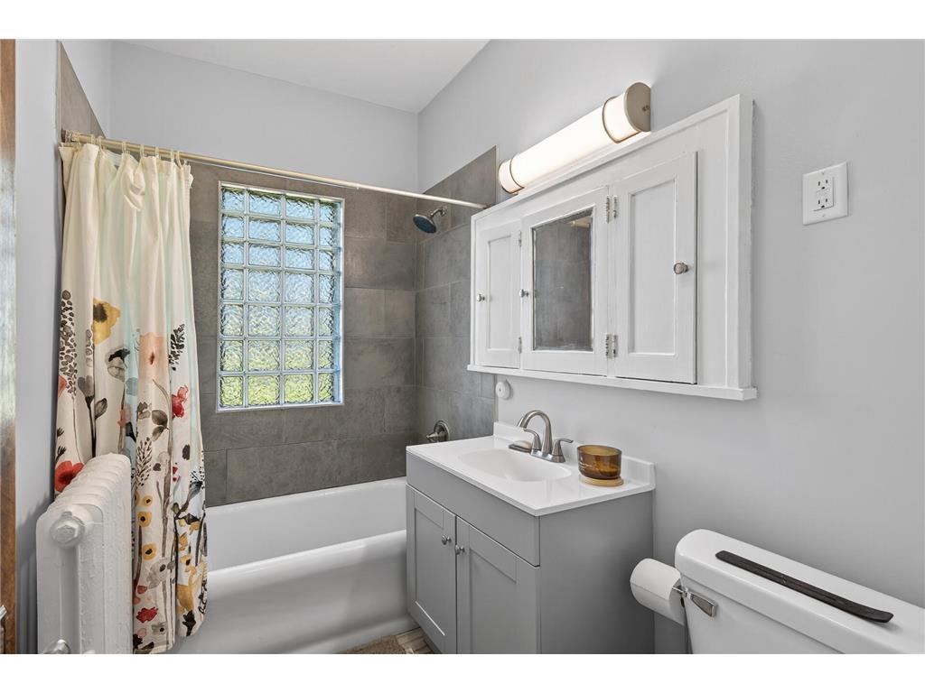 903 Logan Avenue N Minneapolis MN 55411 7065519 image18