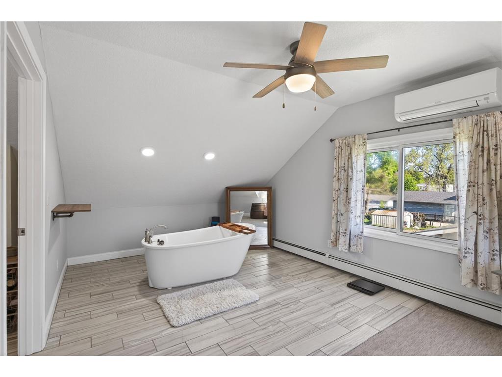 903 Logan Avenue N Minneapolis MN 55411 7065519 image22