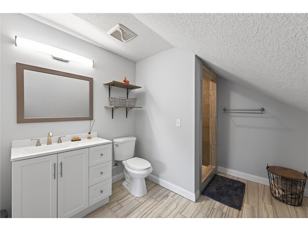 903 Logan Avenue N Minneapolis MN 55411 7065519 image24