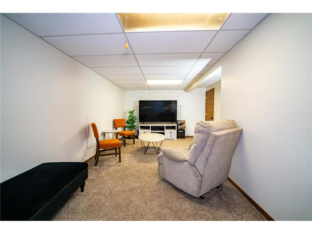 903 Marion Street Saint Paul MN 55117 6820593 image15