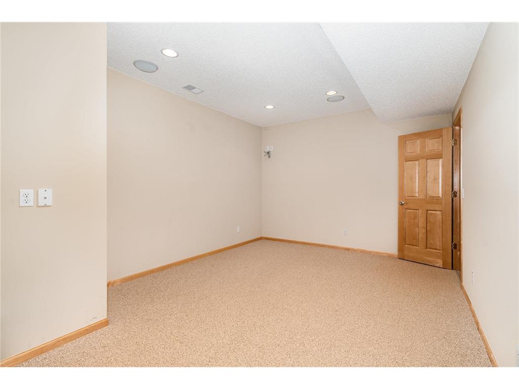 9031 Highview Lane Woodbury MN 55125 6810310 image37