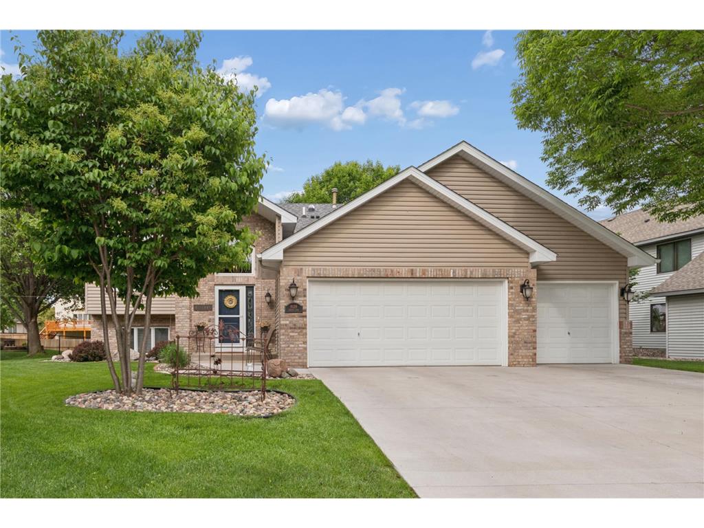 9039 Vickors Crossing Brooklyn Park MN 55443 7083091 image2