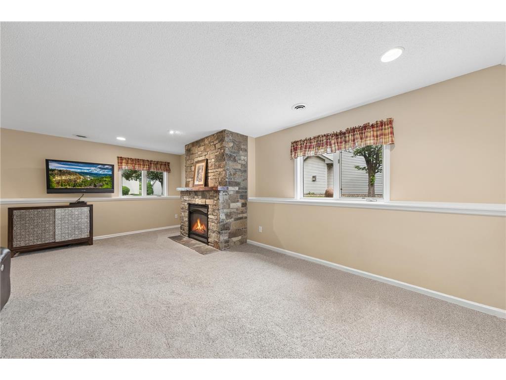 9039 Vickors Crossing Brooklyn Park MN 55443 7083091 image25