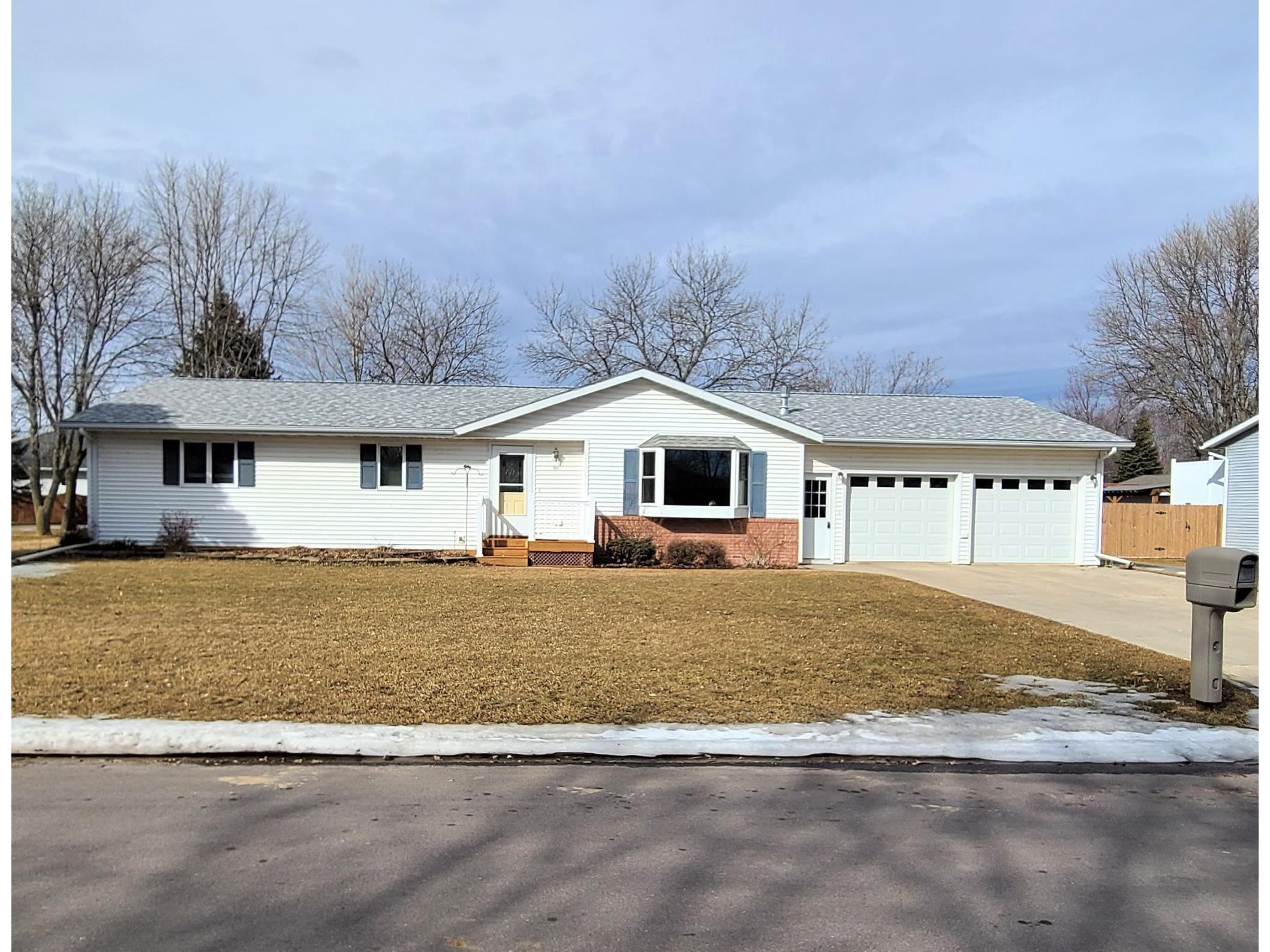 904 5th Avenue SE, Pipestone, MN, 56164 MLS 6165191 Edina Realty