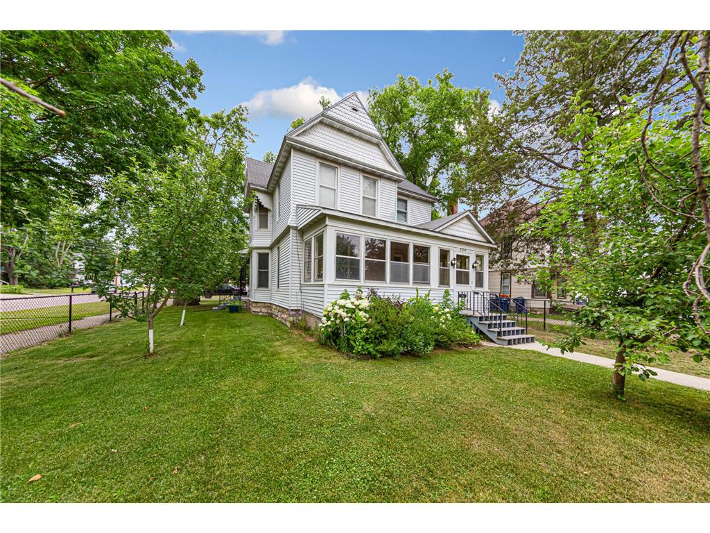 904 Central Avenue N Faribault MN 55021 7101292 image1