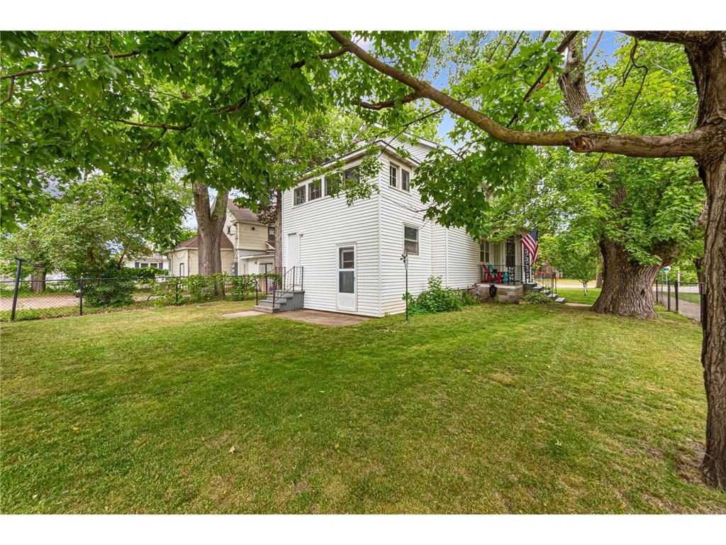 904 Central Avenue N Faribault MN 55021 7101292 image28