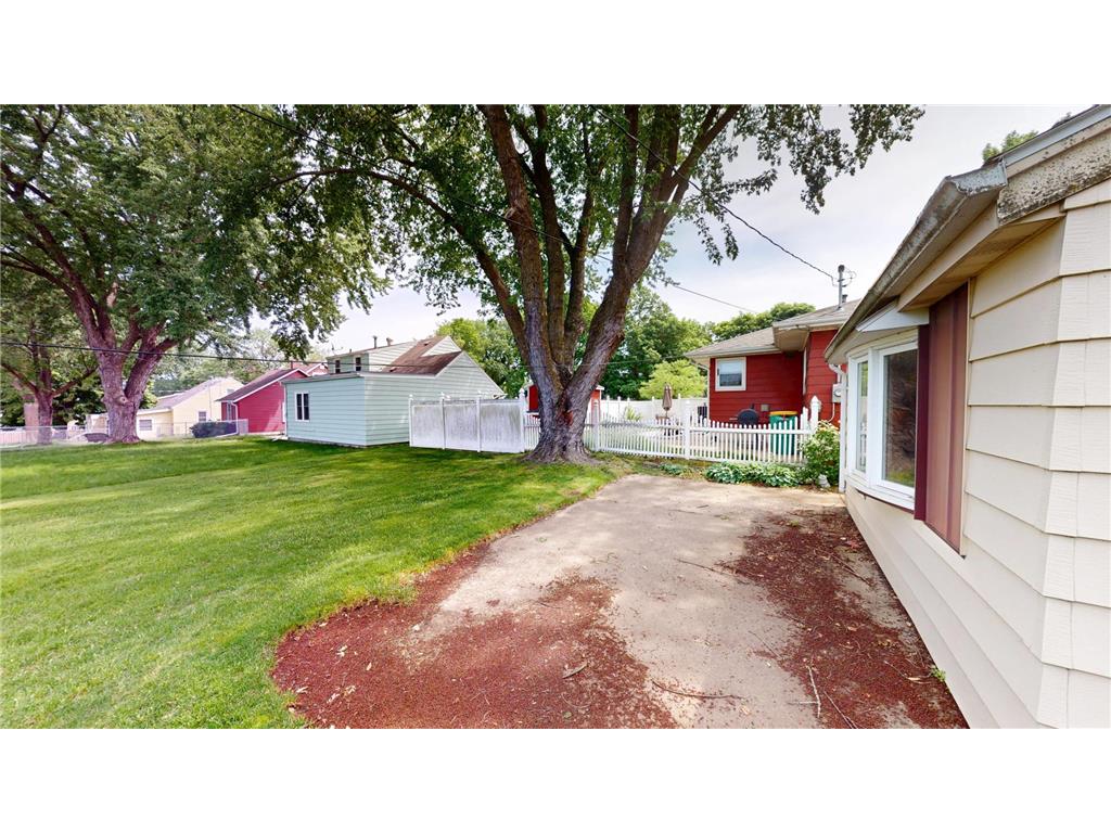 904 Clausen Avenue Albert Lea MN 56007 7083187 image38