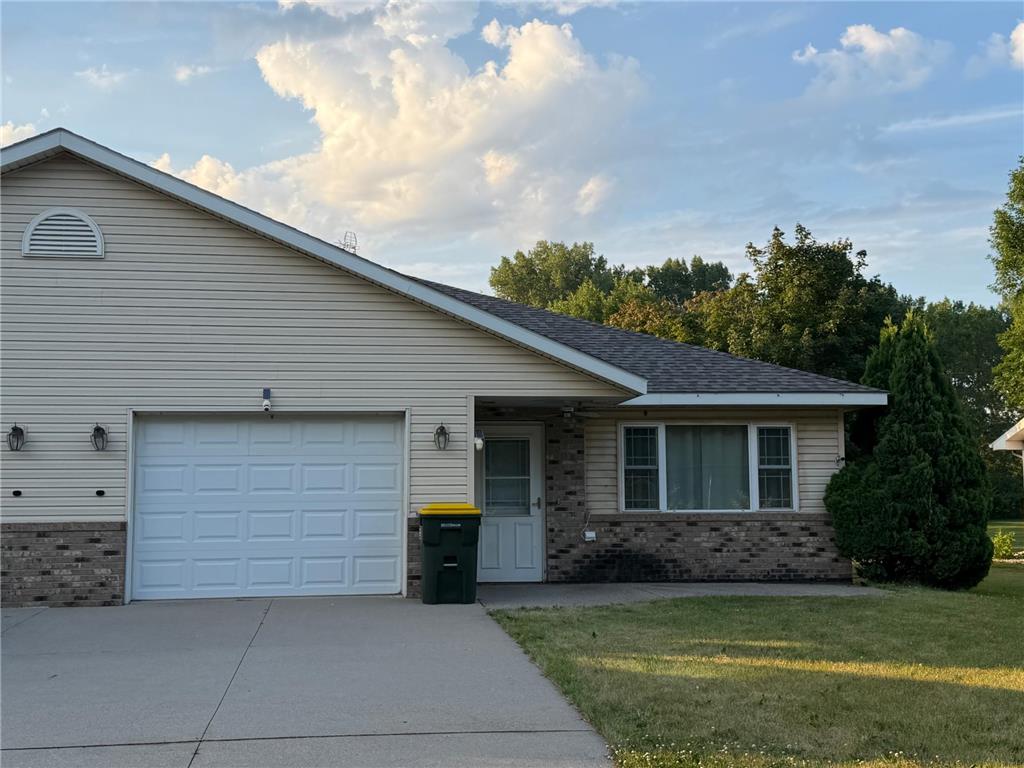 904 mcdermott Avenue Kandiyohi MN 56251 7111600 image1