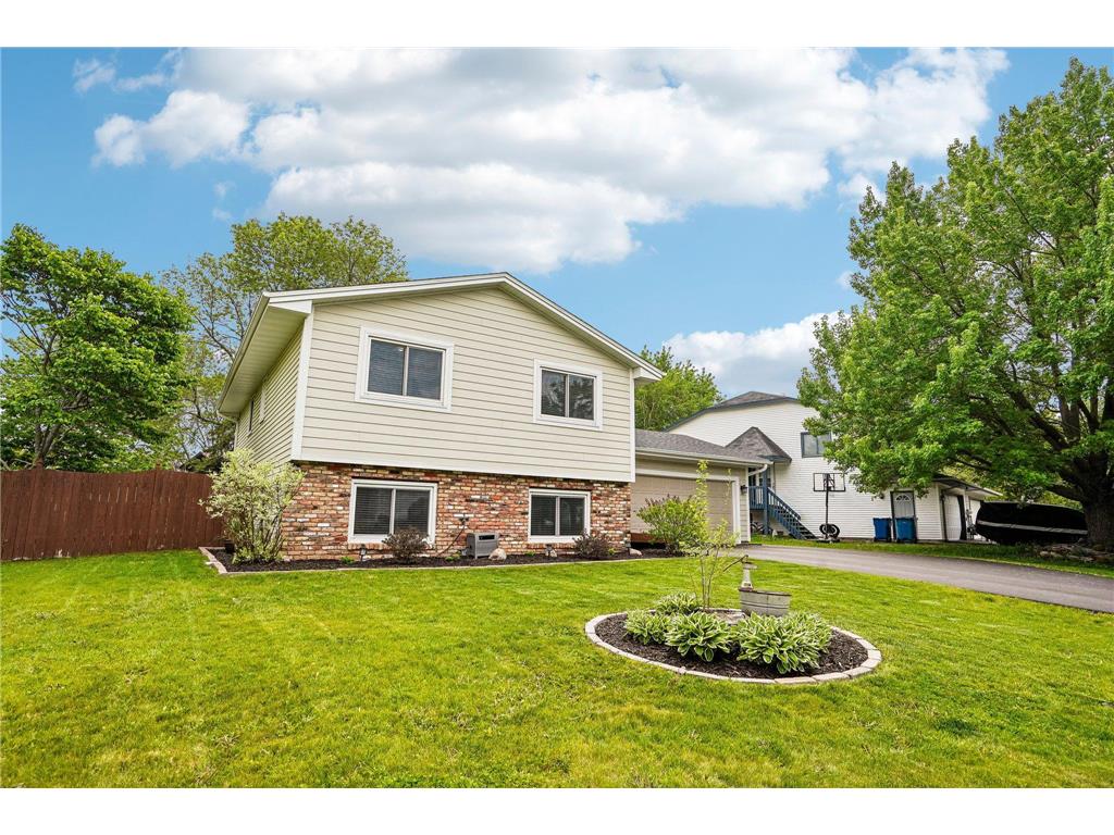 9040 Magnolia Lane N Maple Grove MN 55369 7080565 image2