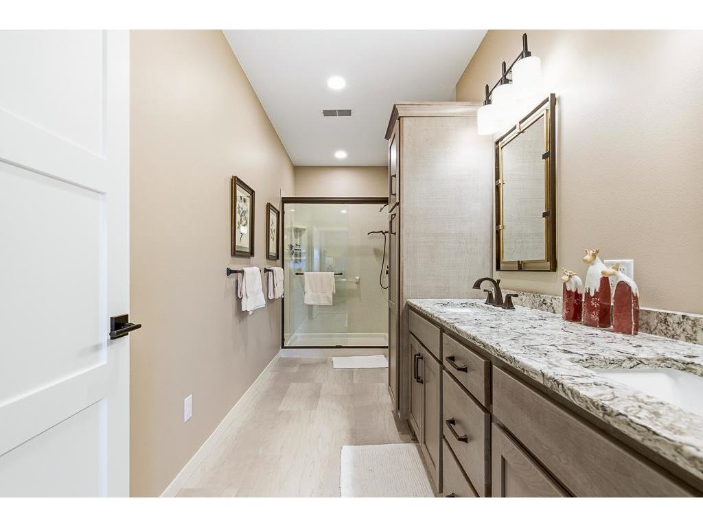 905 Andrew Street #1 Marshall MN 56258 7081722 image38