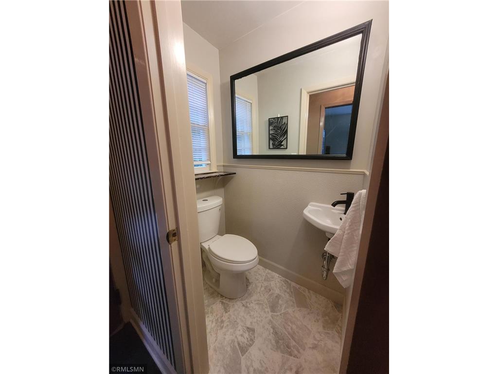 905 Carver Street N Winthrop MN 55396 6747682 image22