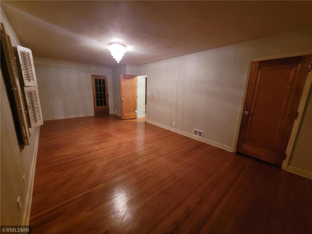 905 Carver Street N Winthrop MN 55396 6747682 image42