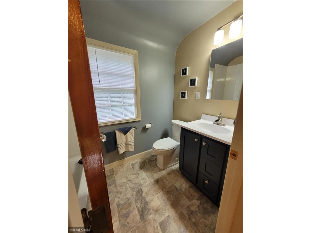 905 Carver Street N Winthrop MN 55396 6747682 image47