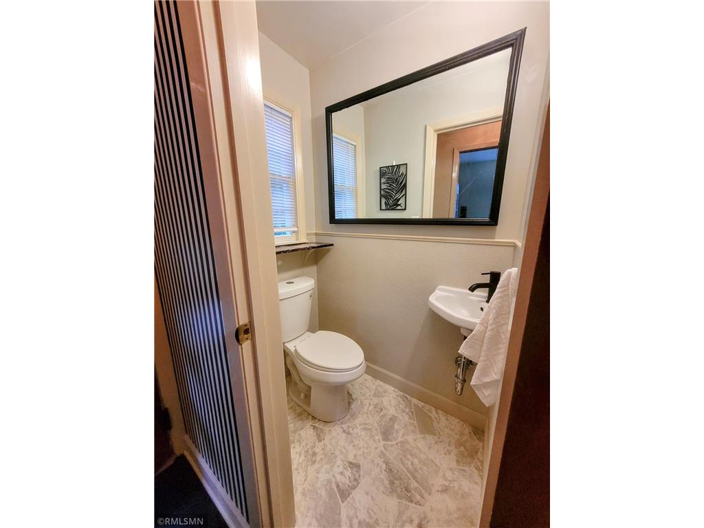905 Carver Street N Winthrop MN 55396 7101209 image15