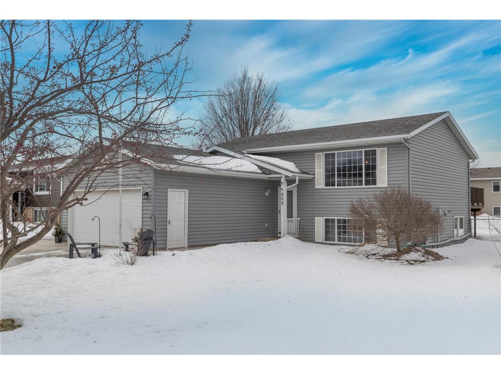 905 Donna Court SW, Eyota, MN 55934 MLS 6333534 Edina Realty