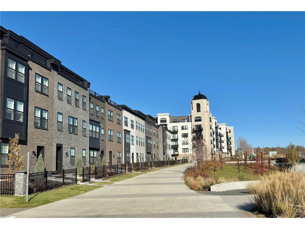 905 Falls Passage West #A Saint Paul MN 55116 6511290 image1