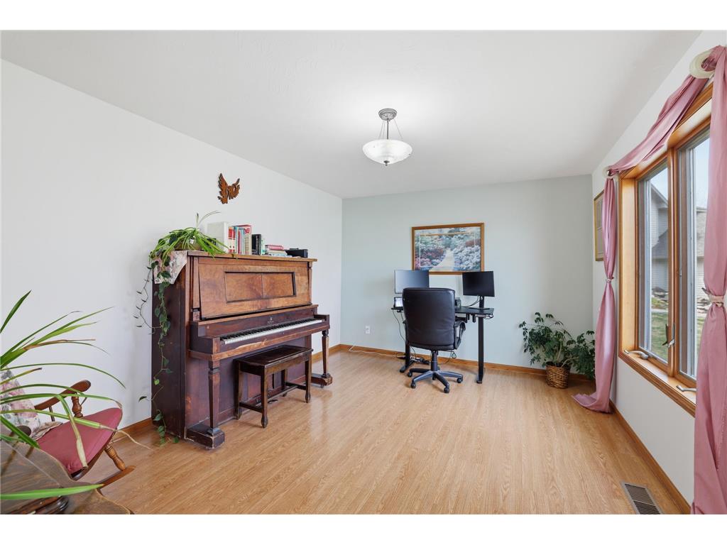 905 Horizon Circle Belle Plaine MN 56011 7053608 image16