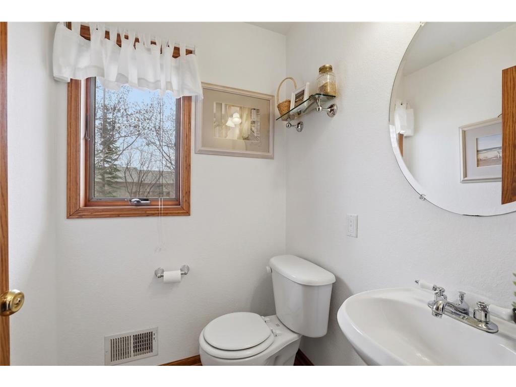 905 Horizon Circle Belle Plaine MN 56011 7053608 image18