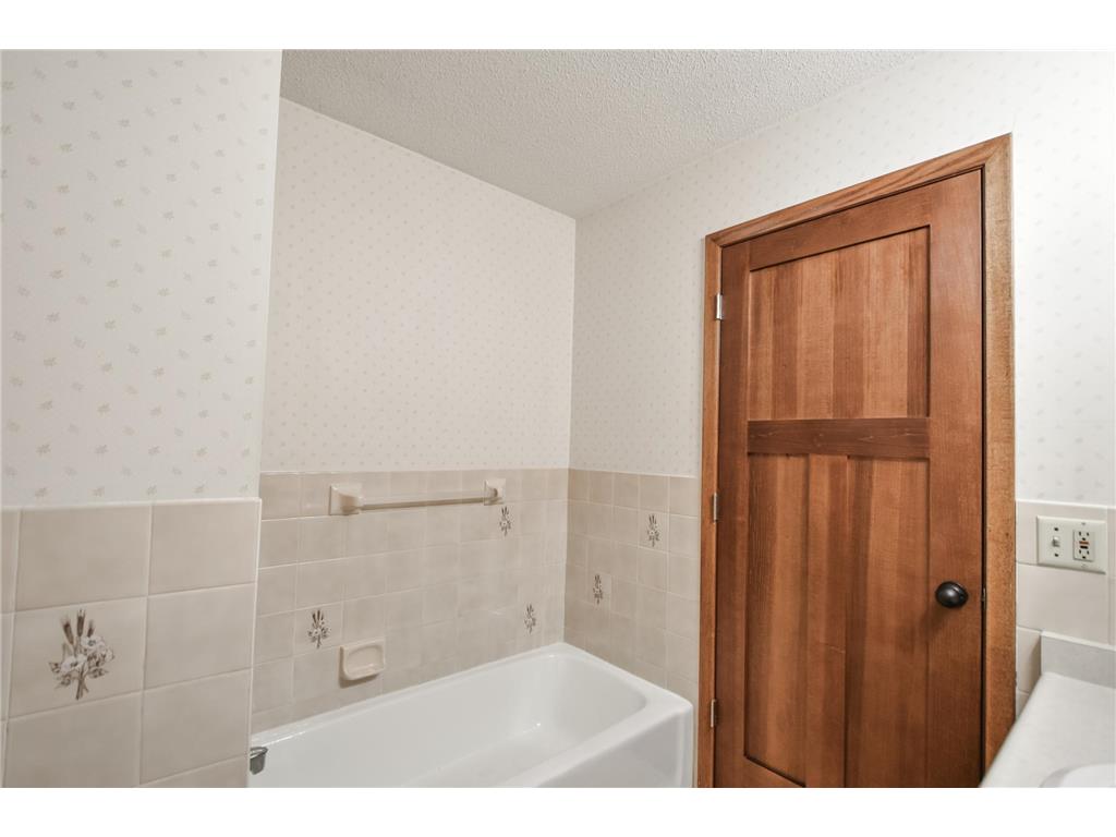 905 Larson Drive Zumbrota MN 55992 7044003 image16