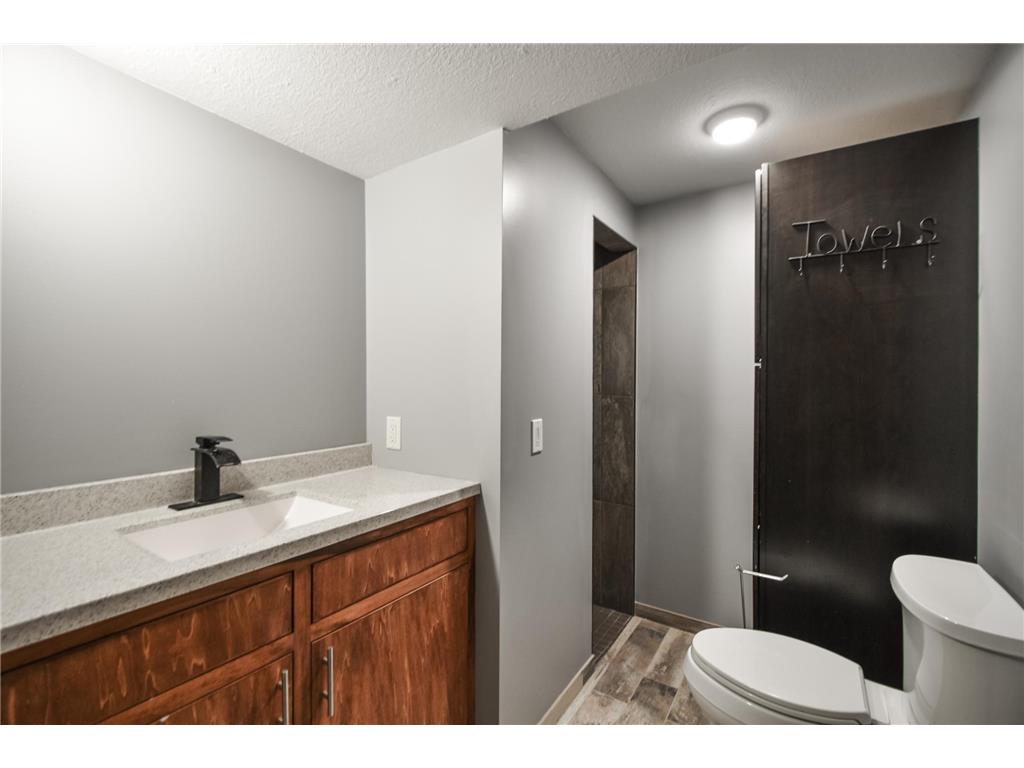 905 Larson Drive Zumbrota MN 55992 7044003 image29