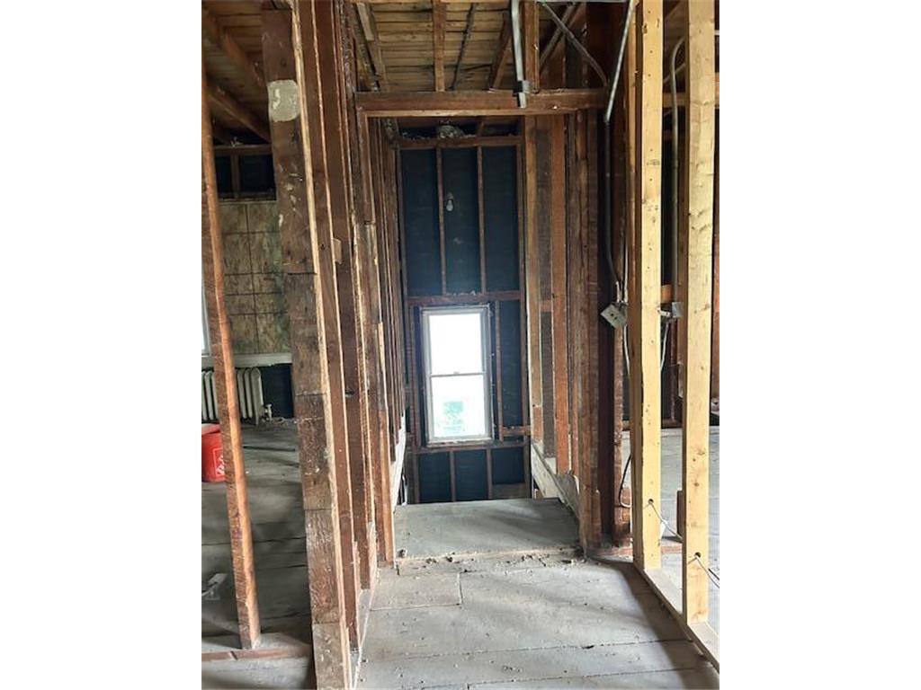 905 Queen Avenue N Minneapolis MN 55411 6775733 image2