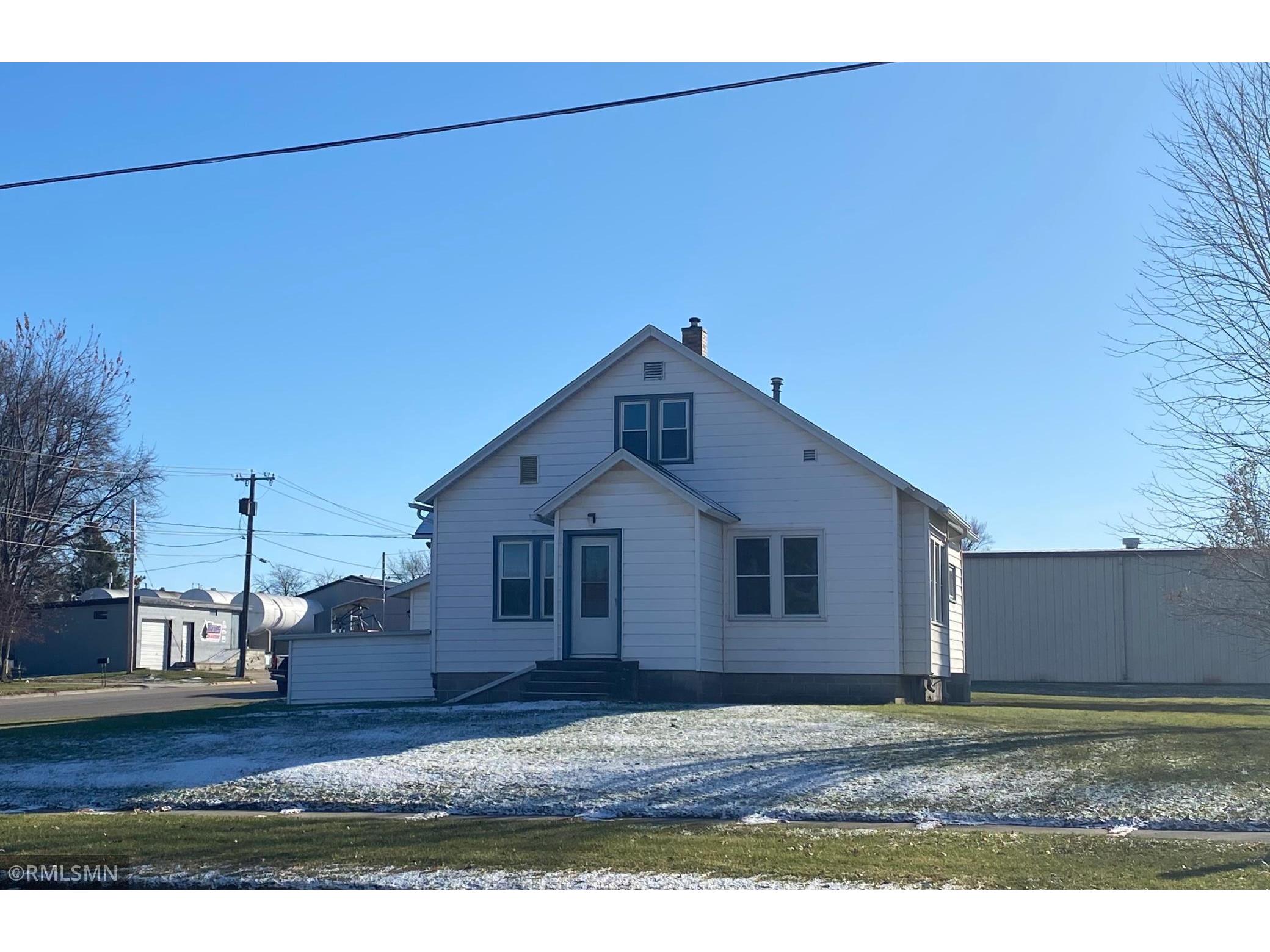 905 W Broadway, Plainview, MN 55964 MLS 5685658 Edina Realty