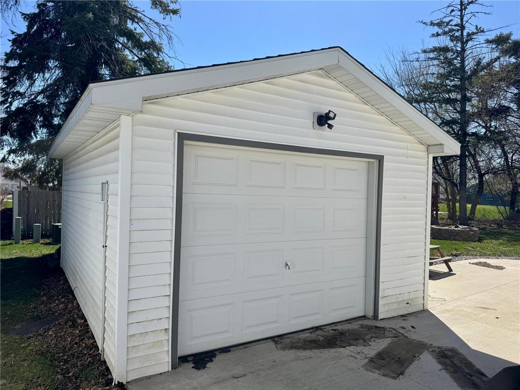 905 W Chestnut Avenue Olivia MN 56277 7056823 image3