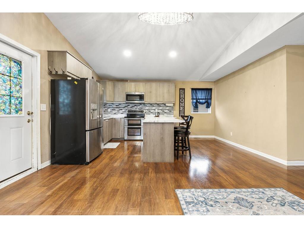 905 W Main Street Marshall MN 56258 7006500 image10