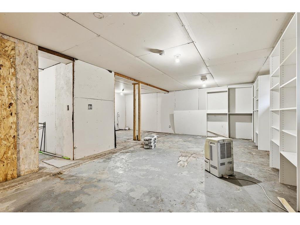 905 W Main Street Marshall MN 56258 7006500 image29