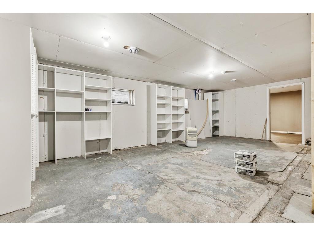 905 W Main Street Marshall MN 56258 7006500 image30