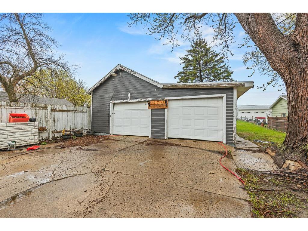 905 W Main Street Marshall MN 56258 7006500 image4