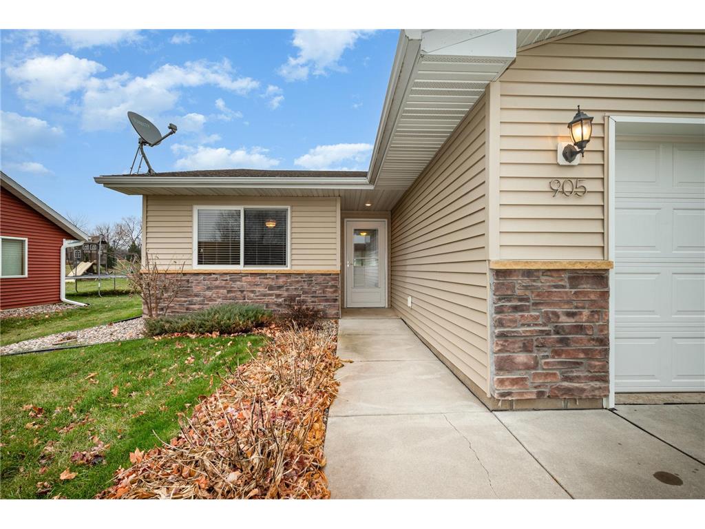 905 Wencel Avenue NE New Prague MN 56071 6806148 image2