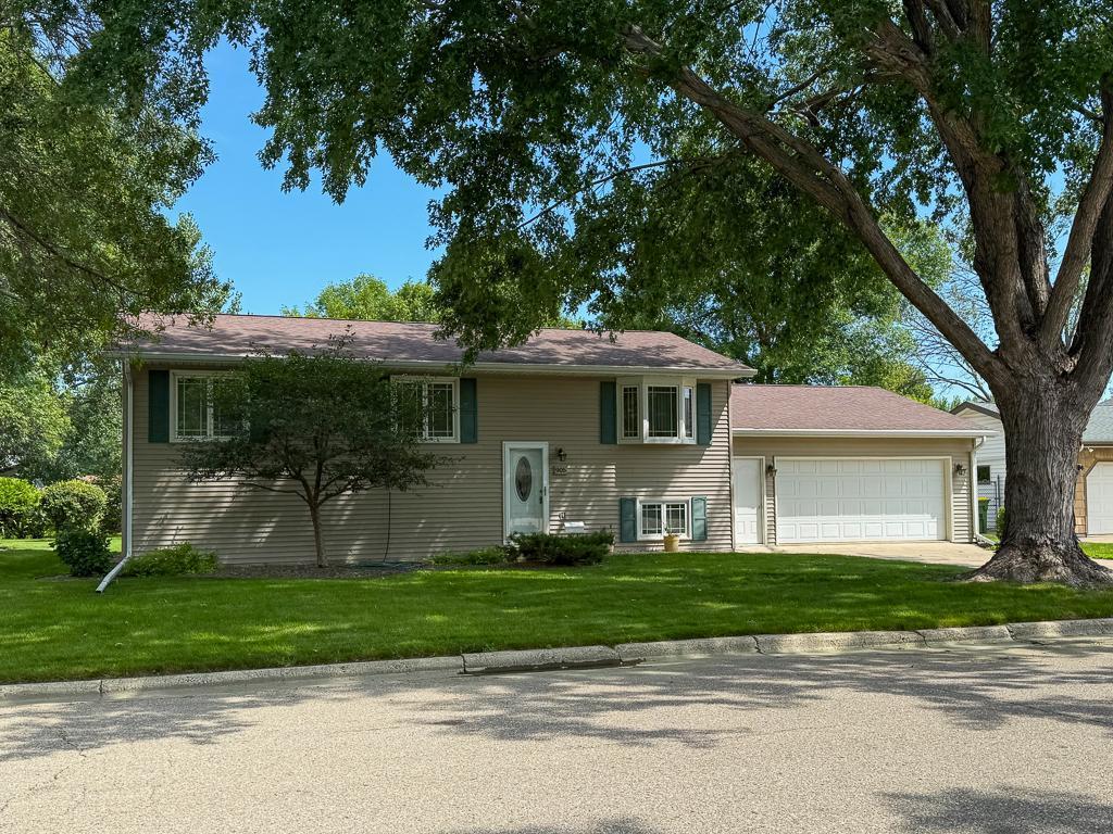 905 Woodfern Drive Marshall MN 56258 6781935 image1