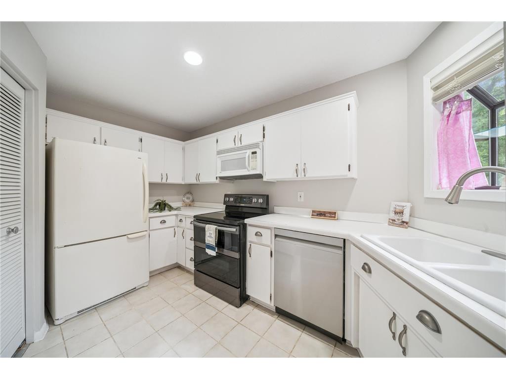 9052 Neill Lake Road #B Eden Prairie MN 55347 6769756 image28