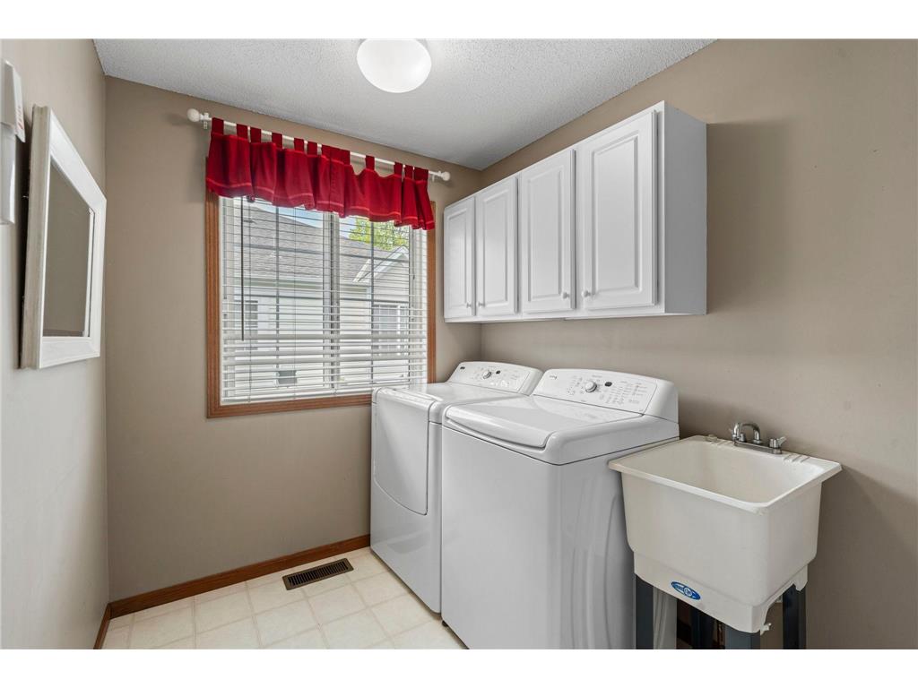 9052 Terra Verde Trail Eden Prairie MN 55347 - Staring 7064101 image12