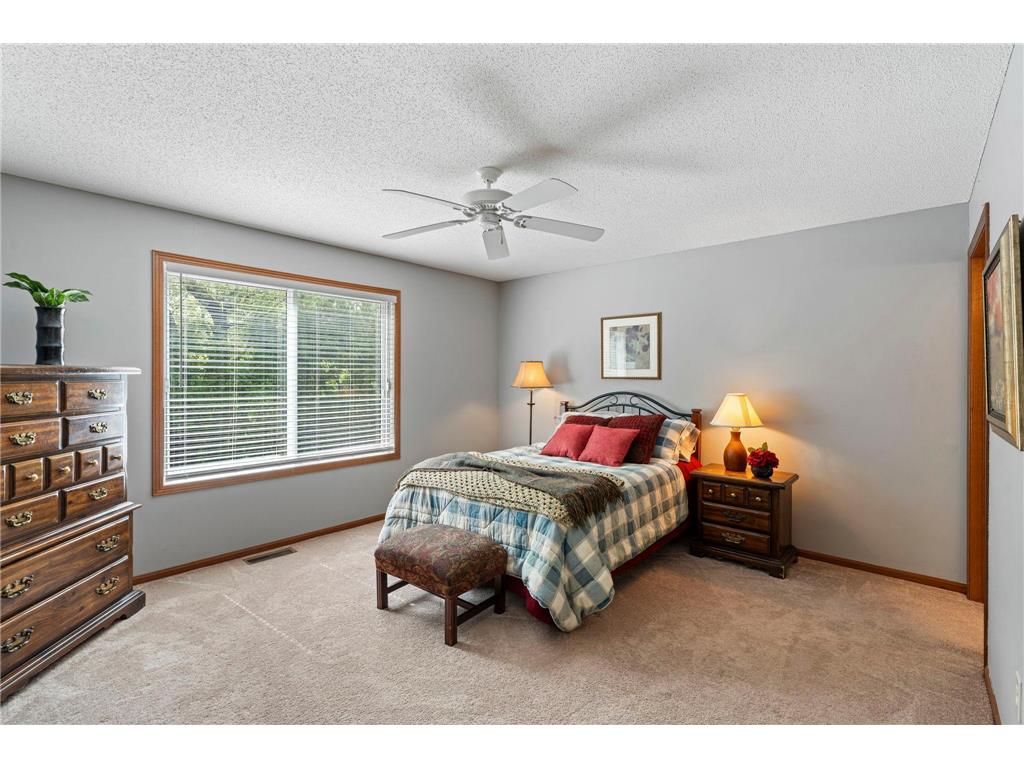 9052 Terra Verde Trail Eden Prairie MN 55347 - Staring 7064101 image13