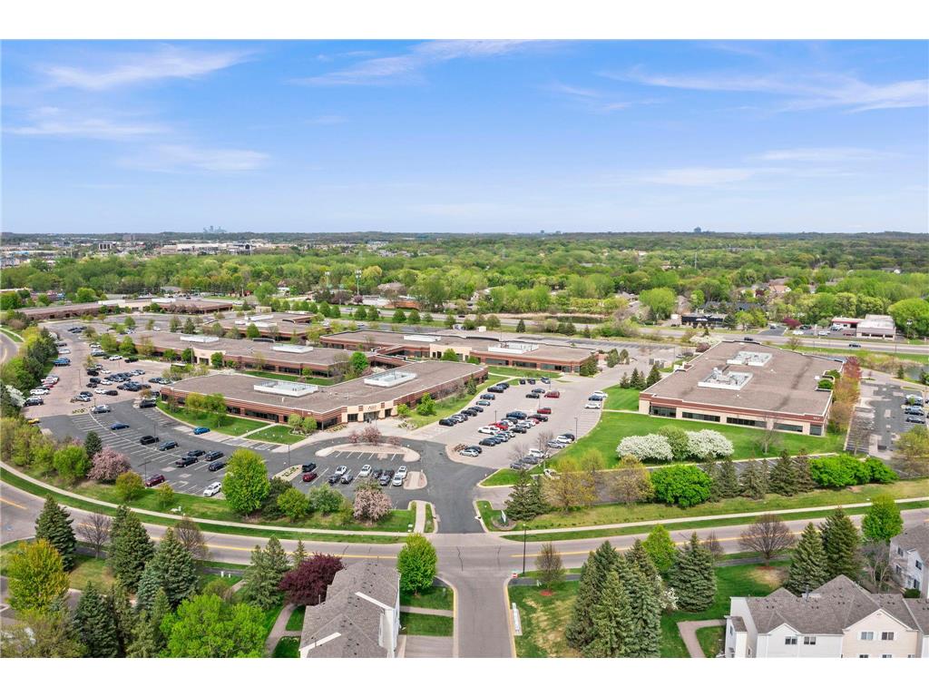 9052 Terra Verde Trail Eden Prairie MN 55347 - Staring 7064101 image37