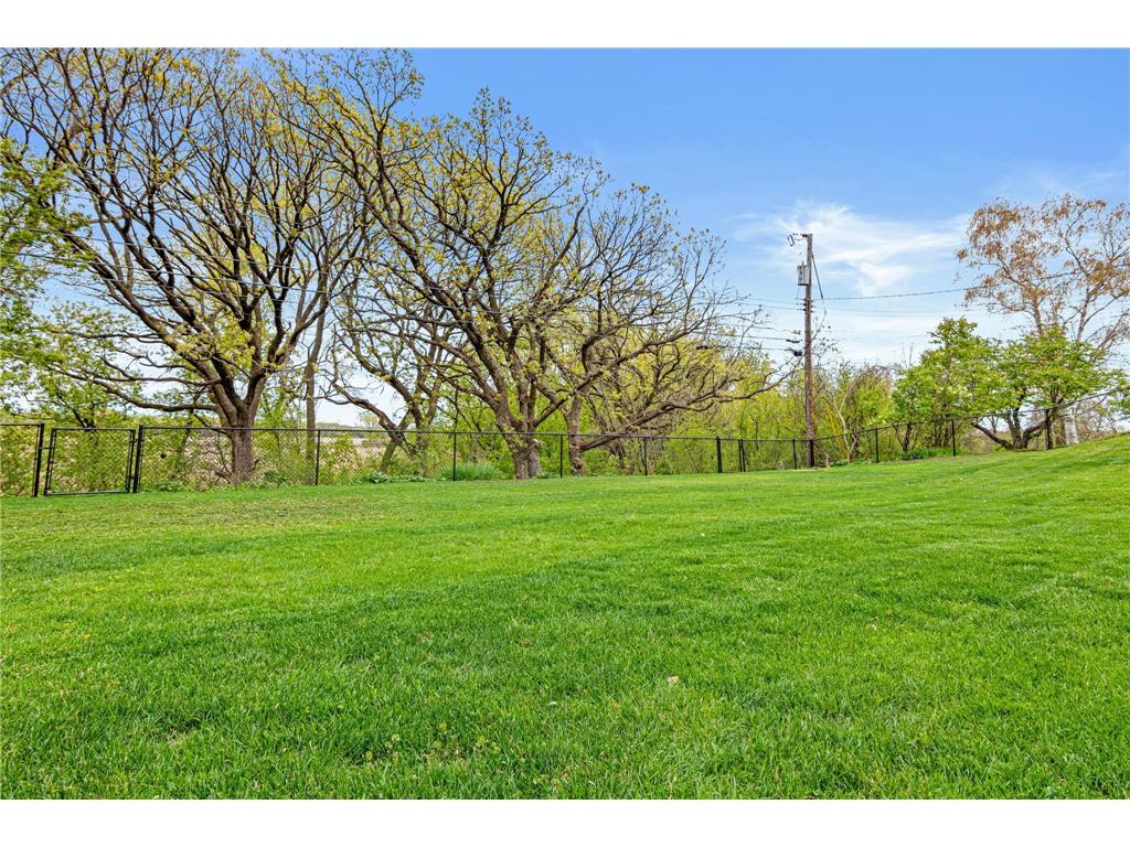 9055 Johnson Avenue S Bloomington MN 55437 7073840 image26