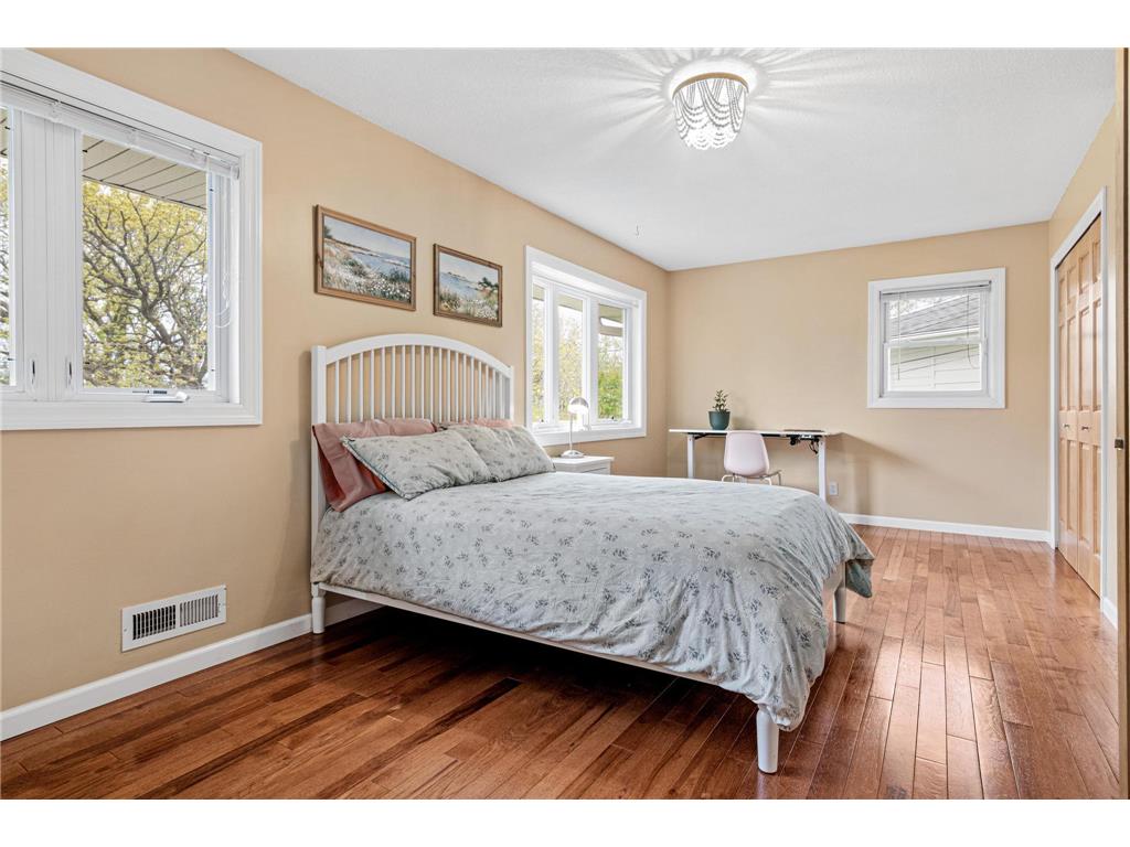 9055 Johnson Avenue S Bloomington MN 55437 7073840 image9