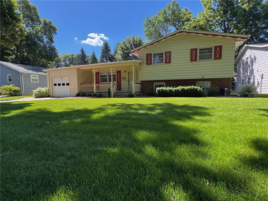 906 Birch Street Marshall MN 56258 7086166 image1