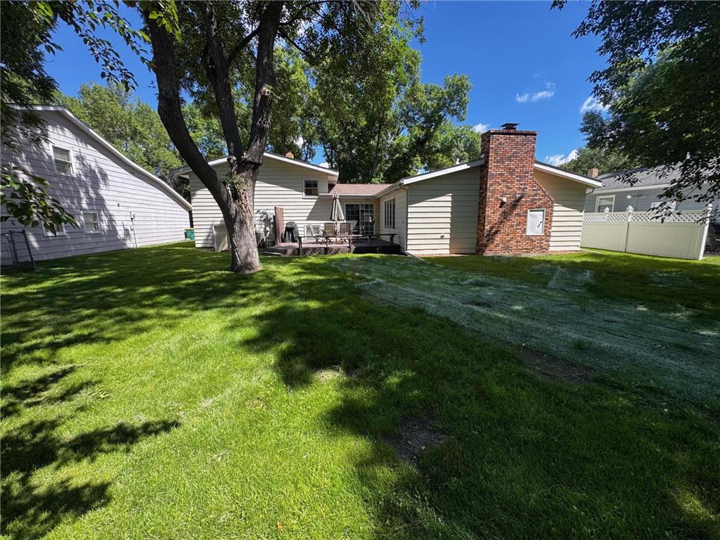 906 Birch Street Marshall MN 56258 7086166 image24