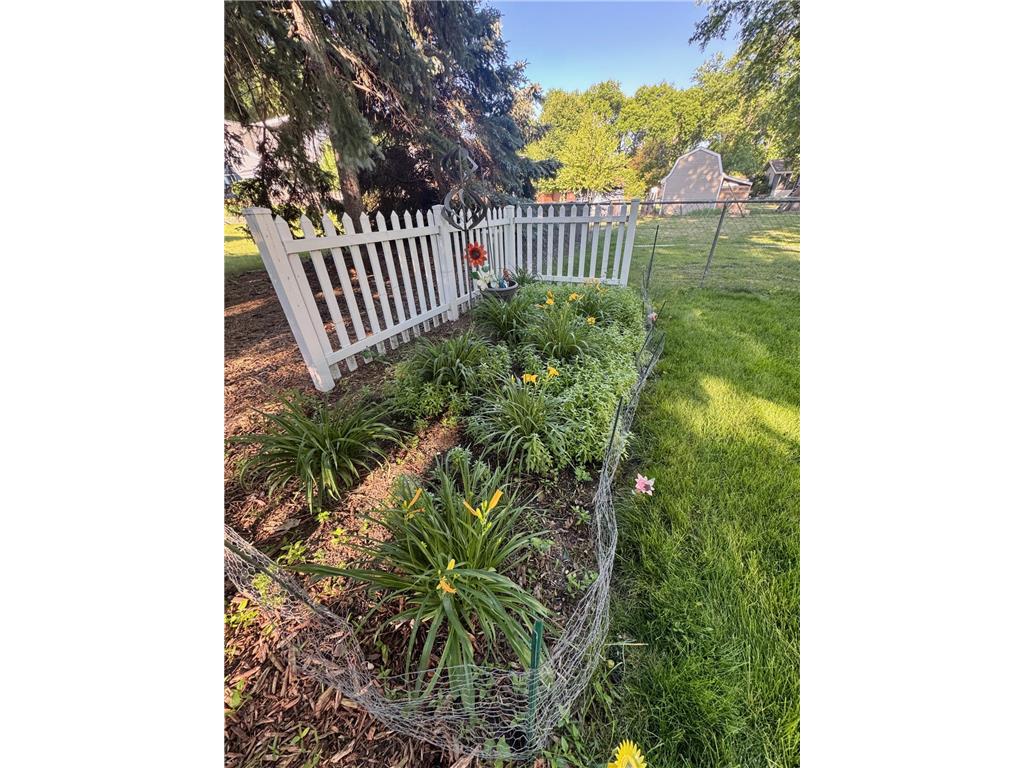 906 Birch Street Marshall MN 56258 7086166 image27