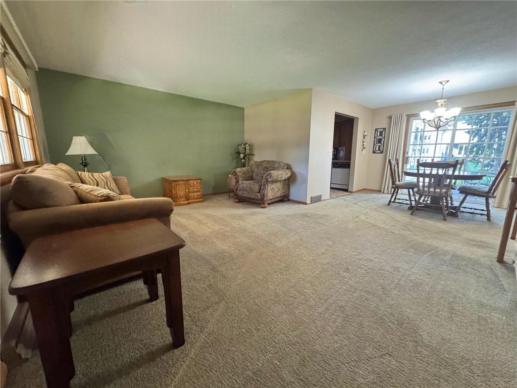 906 Birch Street Marshall MN 56258 7086166 image3