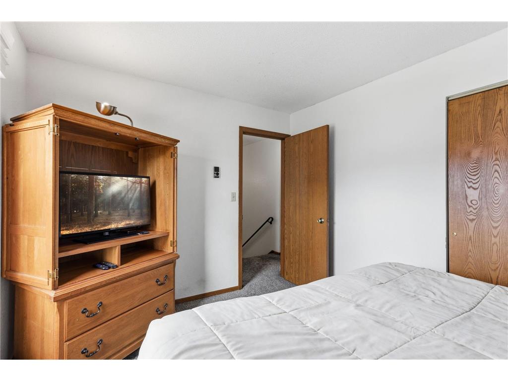 906 Galtier Street Saint Paul MN 55117 7054550 image20