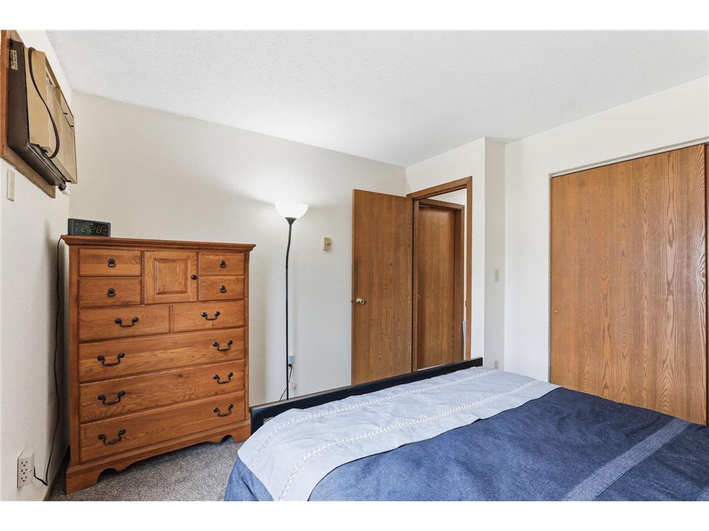 906 Galtier Street Saint Paul MN 55117 7054550 image22