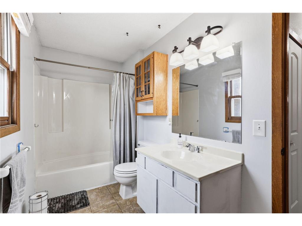 906 Galtier Street Saint Paul MN 55117 7054550 image25