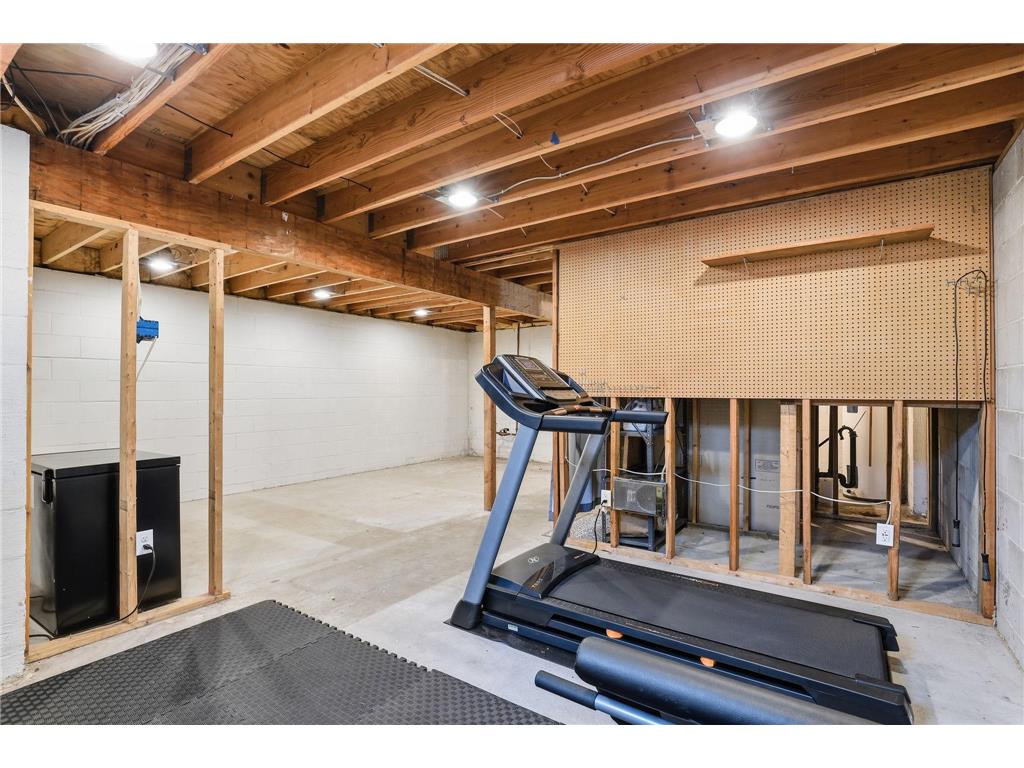 906 Galtier Street Saint Paul MN 55117 7054550 image28