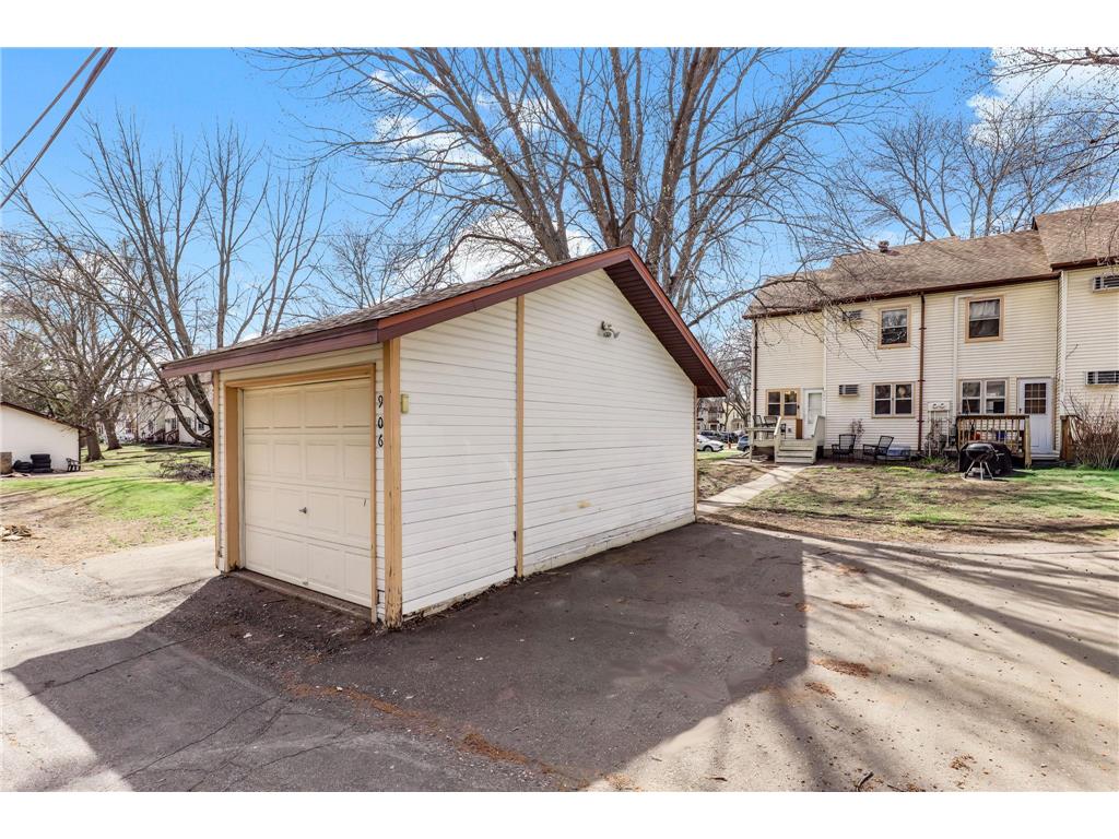906 Galtier Street Saint Paul MN 55117 7054550 image35