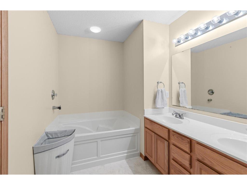 906 Village Parkway Circle Pines MN 55014 7100048 image12